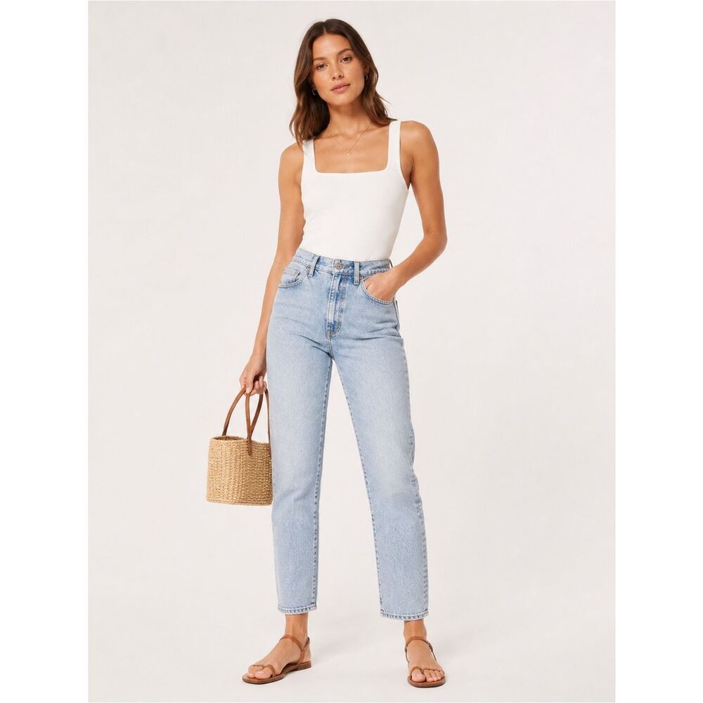 Veronica Beard High Rise Alenah Slim Straight leg Jeans in a Light Wash